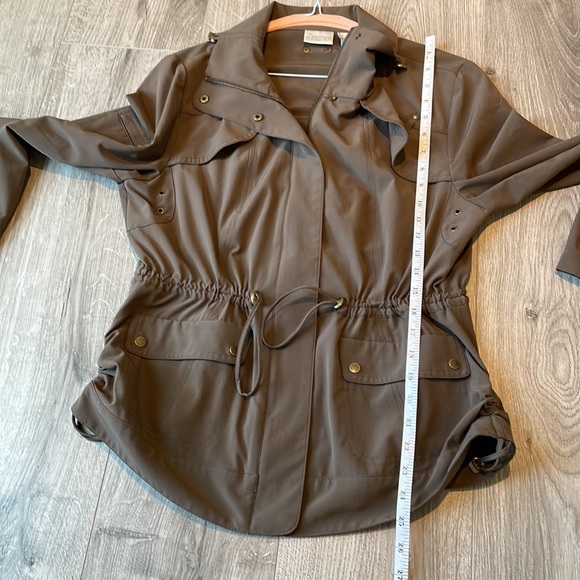 Zenergy by Chico Khaki Light walking Jacket . - Picture 7 of 9